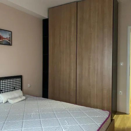 Lägenhet Cosy New Skopje